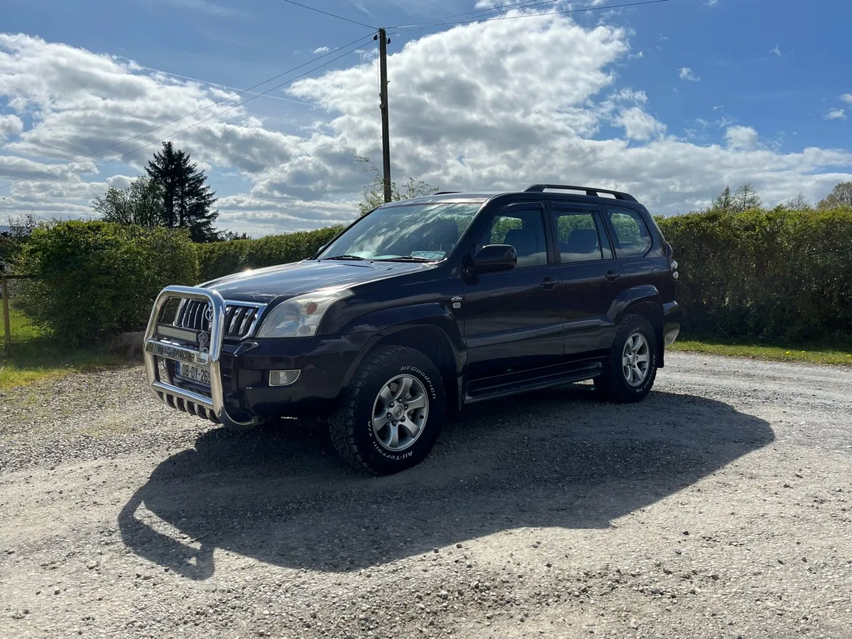 08 MANUAL 8 Seater Land Cruiser - Image 4