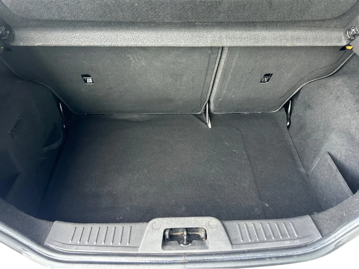 Ford Fiesta MCA TITANIUM 1.25 60PS M5 5 5DR 4DR - Image 3