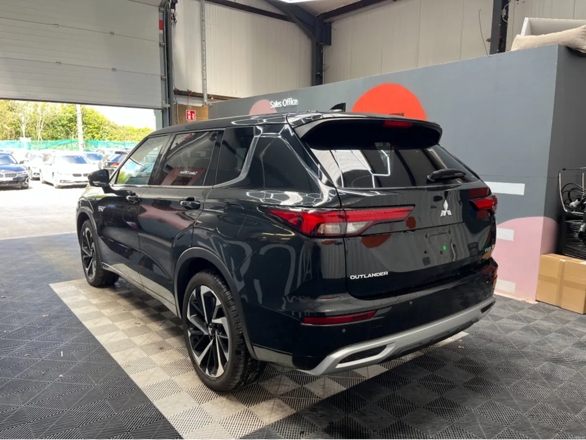 Mitsubishi Outlander 2024 MITSUBISHI OUTLANDER P 4 - Image 4