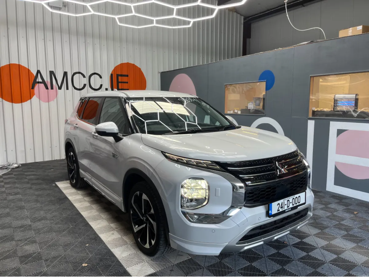 Mitsubishi Outlander 2024 MITSUBISHI OUTLANDER G 4 - Image 1