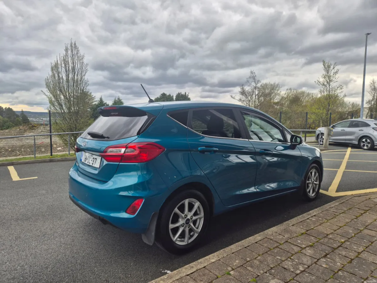 Ford Fiesta TITANIUM 1.5TDCI 85PS - Image 3