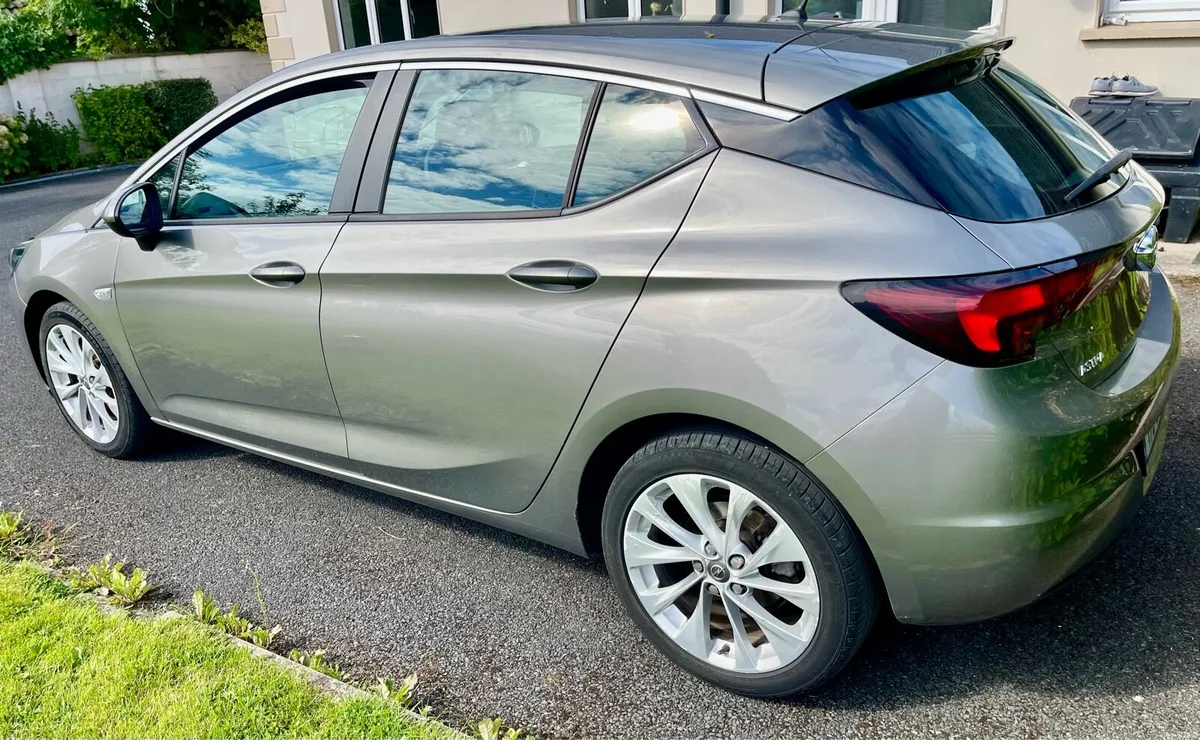 2017 Opel Astra - Image 4