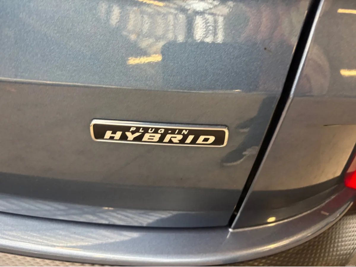 Ford Kuga TITANIUM 2.5 PHEV 225 S6.2 CT 4DR Financ - Image 4