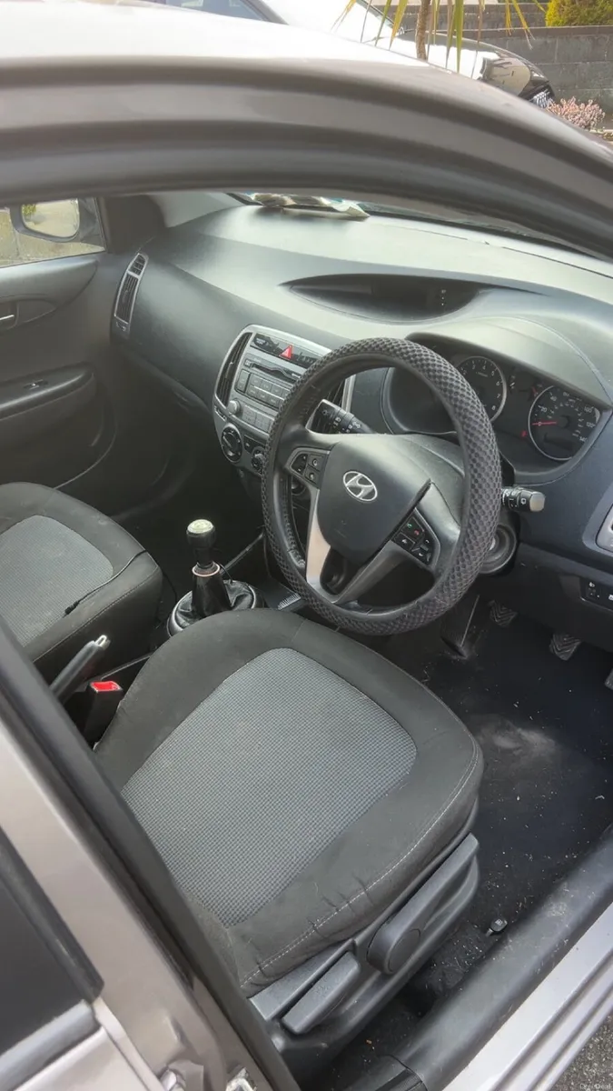 Hyundai i20 2012 - Image 2