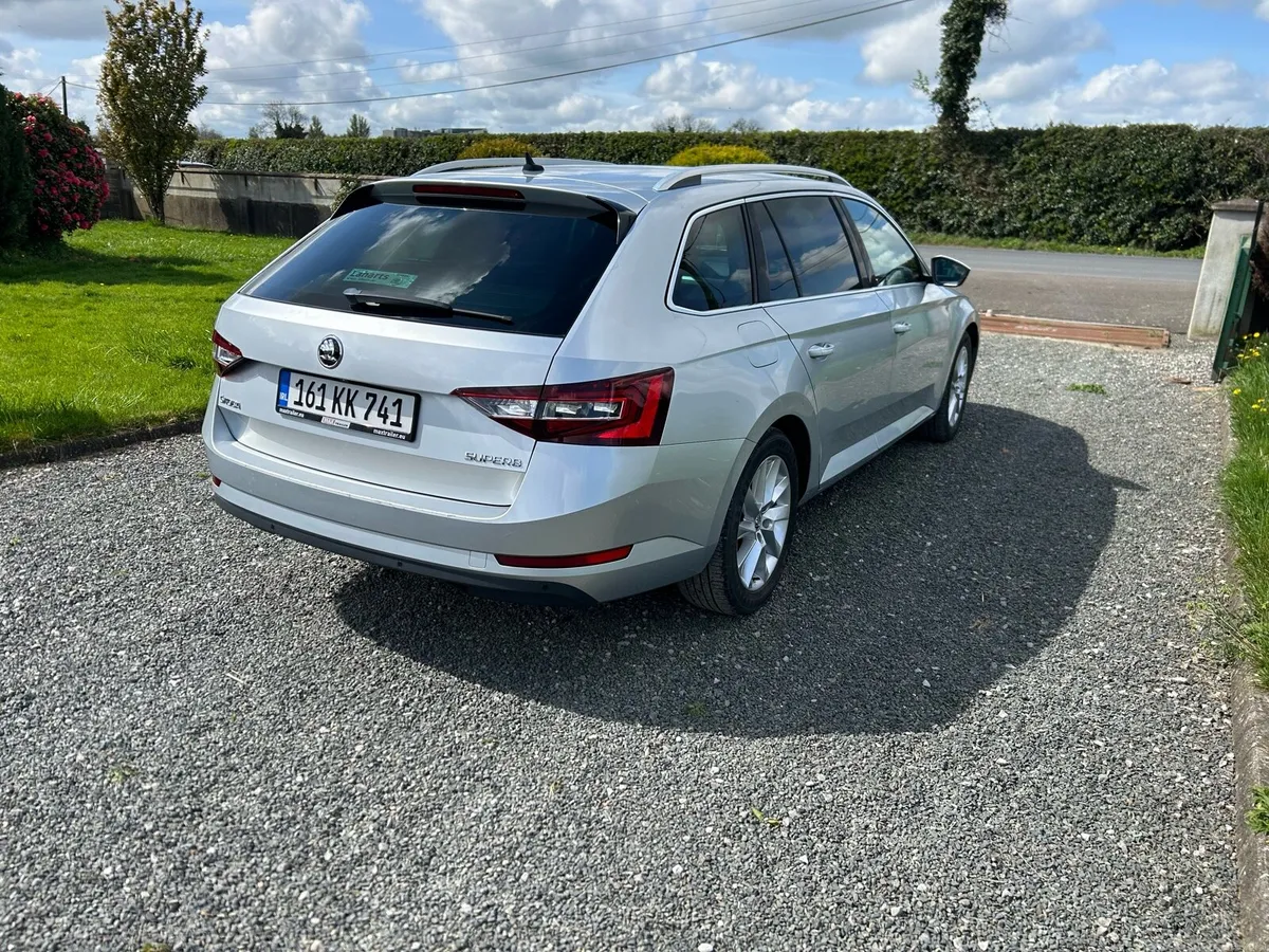 Skoda suberb - Image 2