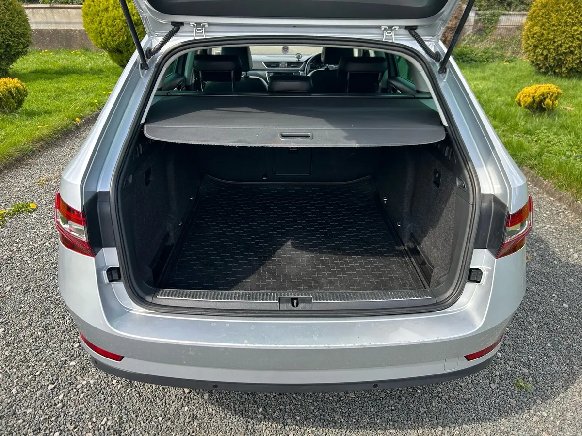 Skoda superb - Image 5