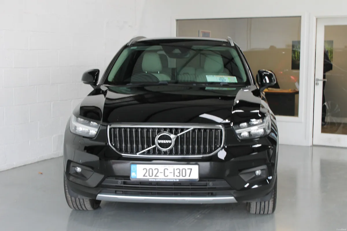 Volvo XC40 2020, Inscription Automatic Low Kms - Image 3
