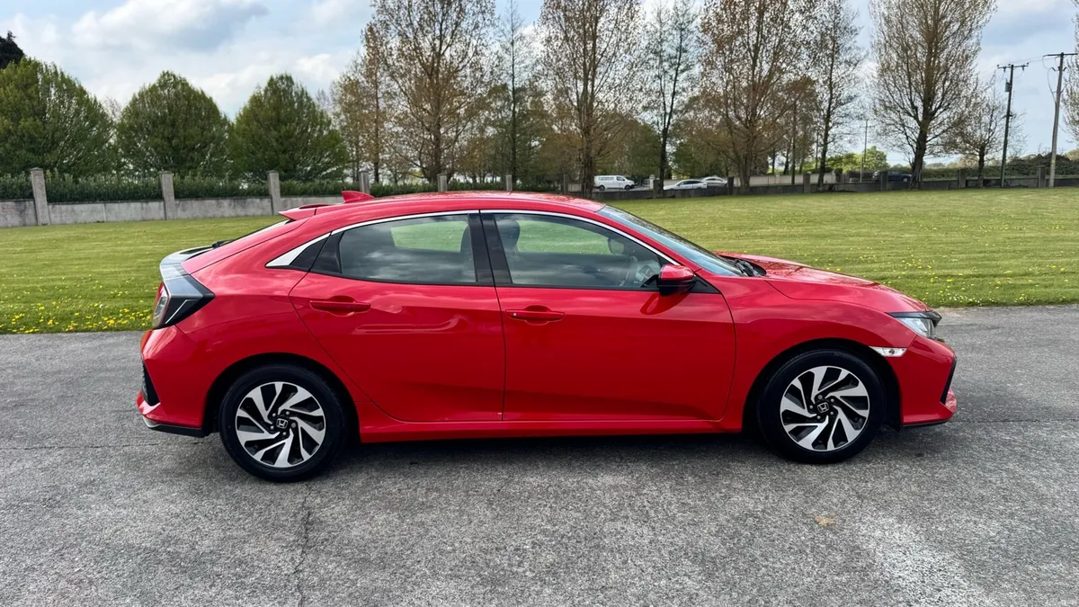 ** Honda Civic Idtec LOW MILES/ 1 OWNER / MINT!** - Image 4