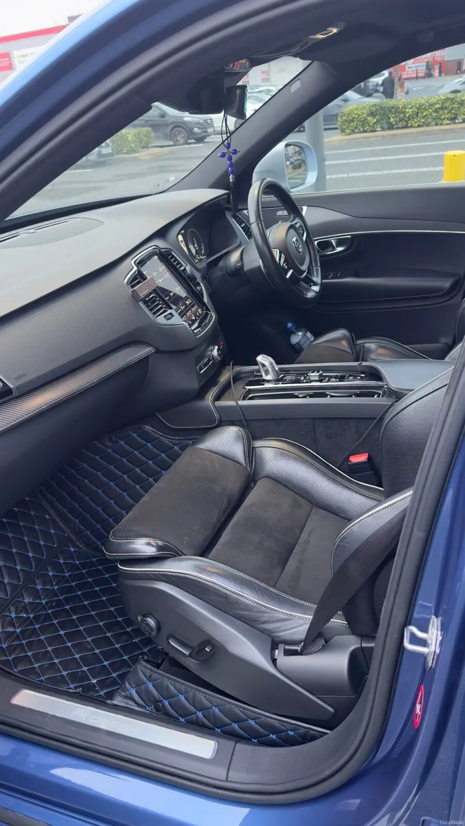 Volvo XC90 T8 Plug In - Image 3