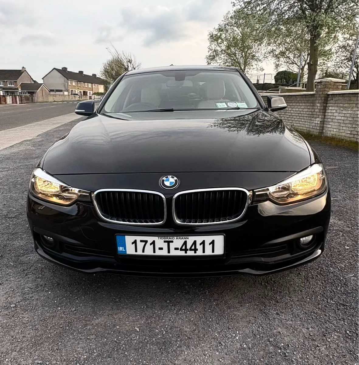 BMW 320d Luxury - Image 1