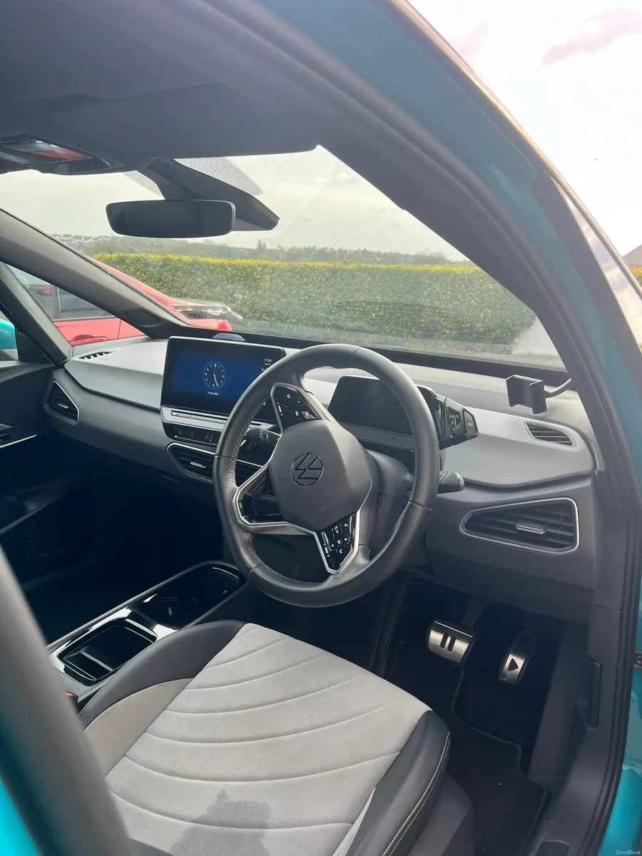 VOLKSWAGEN ID.3 HAT LIFE DX PRO 204BHP 58KWH - Image 2