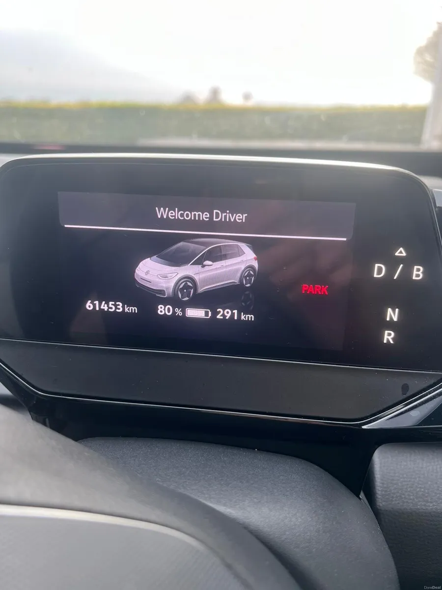 VOLKSWAGEN ID.3 HAT LIFE DX PRO 204BHP 58KWH - Image 4