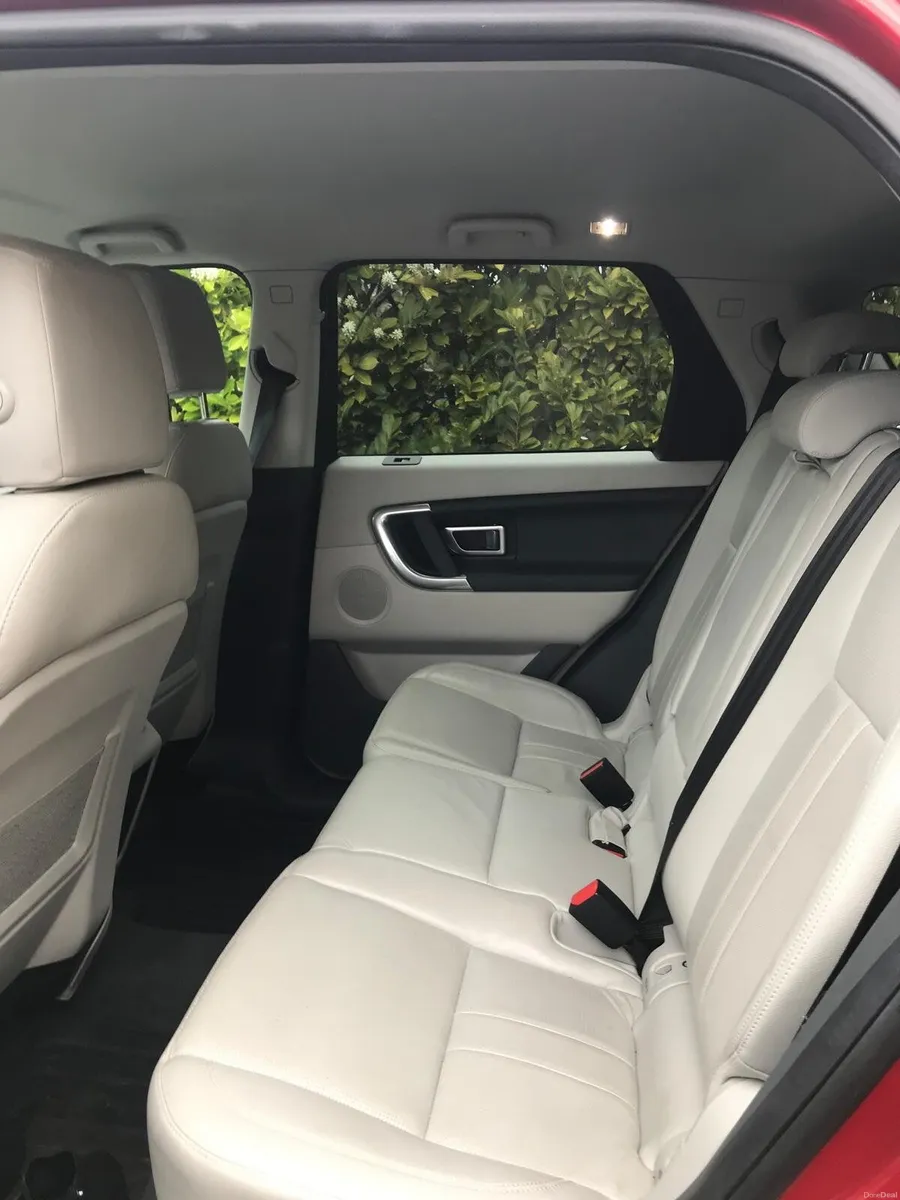 Land Rover Discovery Sport 2019 - Image 3