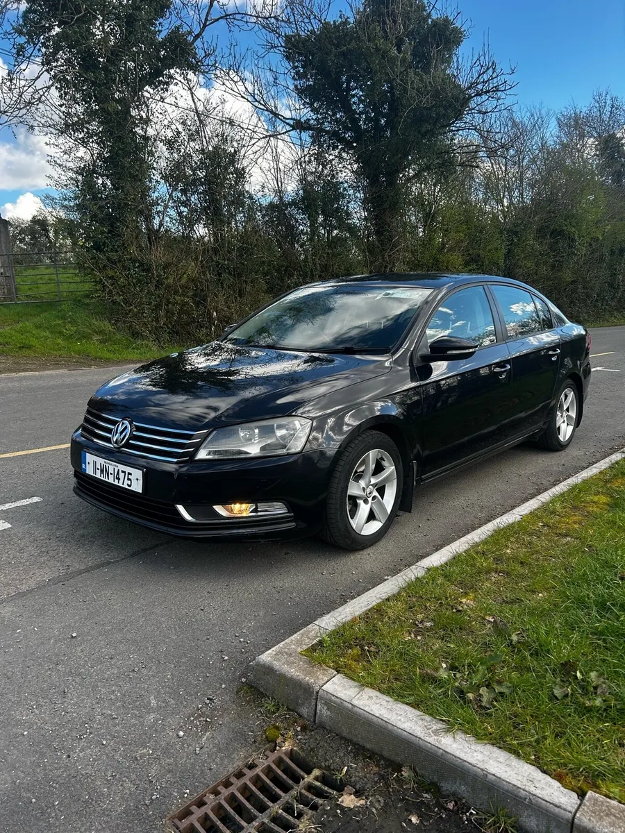 Volkswagen Passat - Image 1