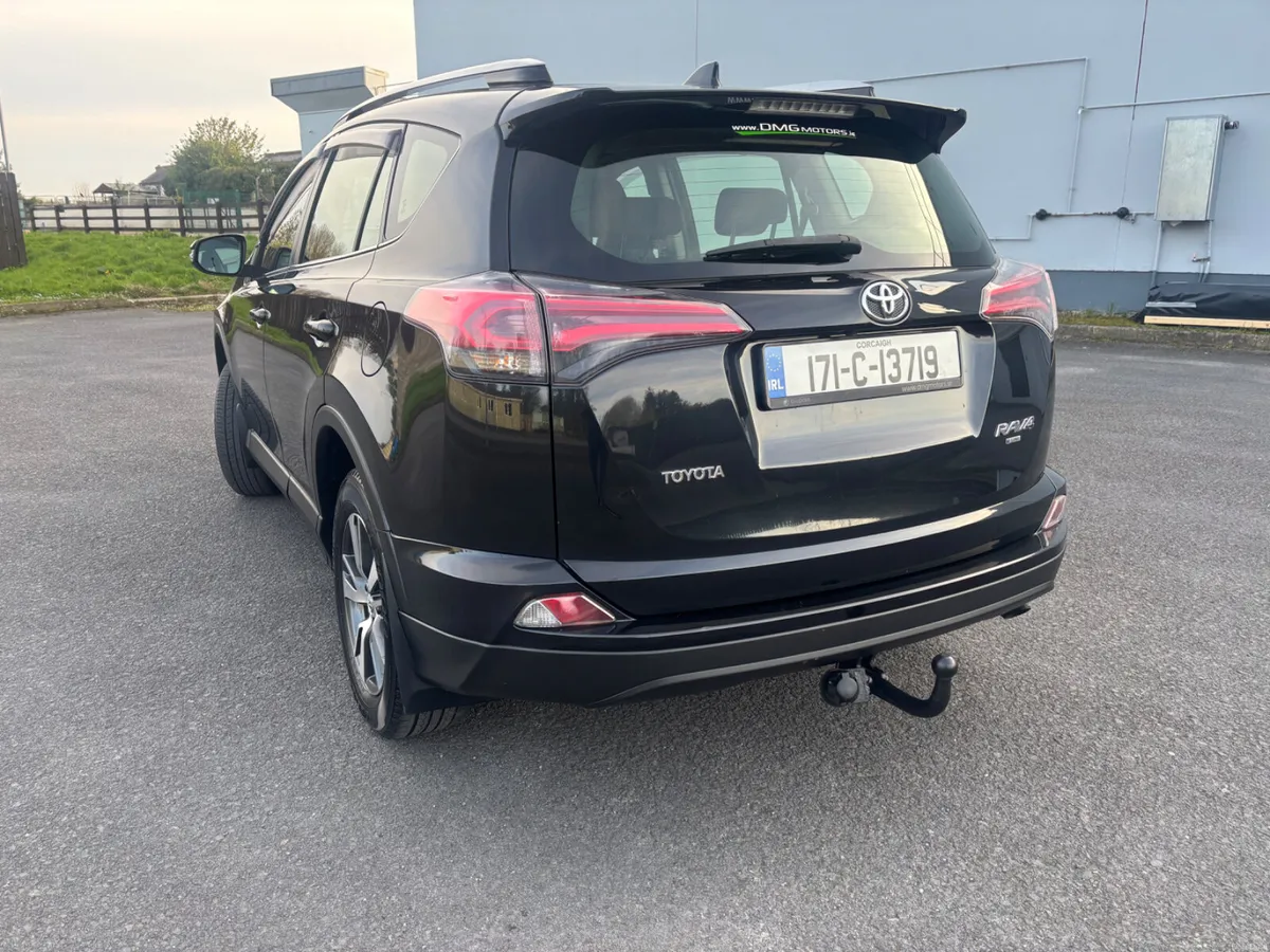 Toyota RAV4 2017 - Image 4