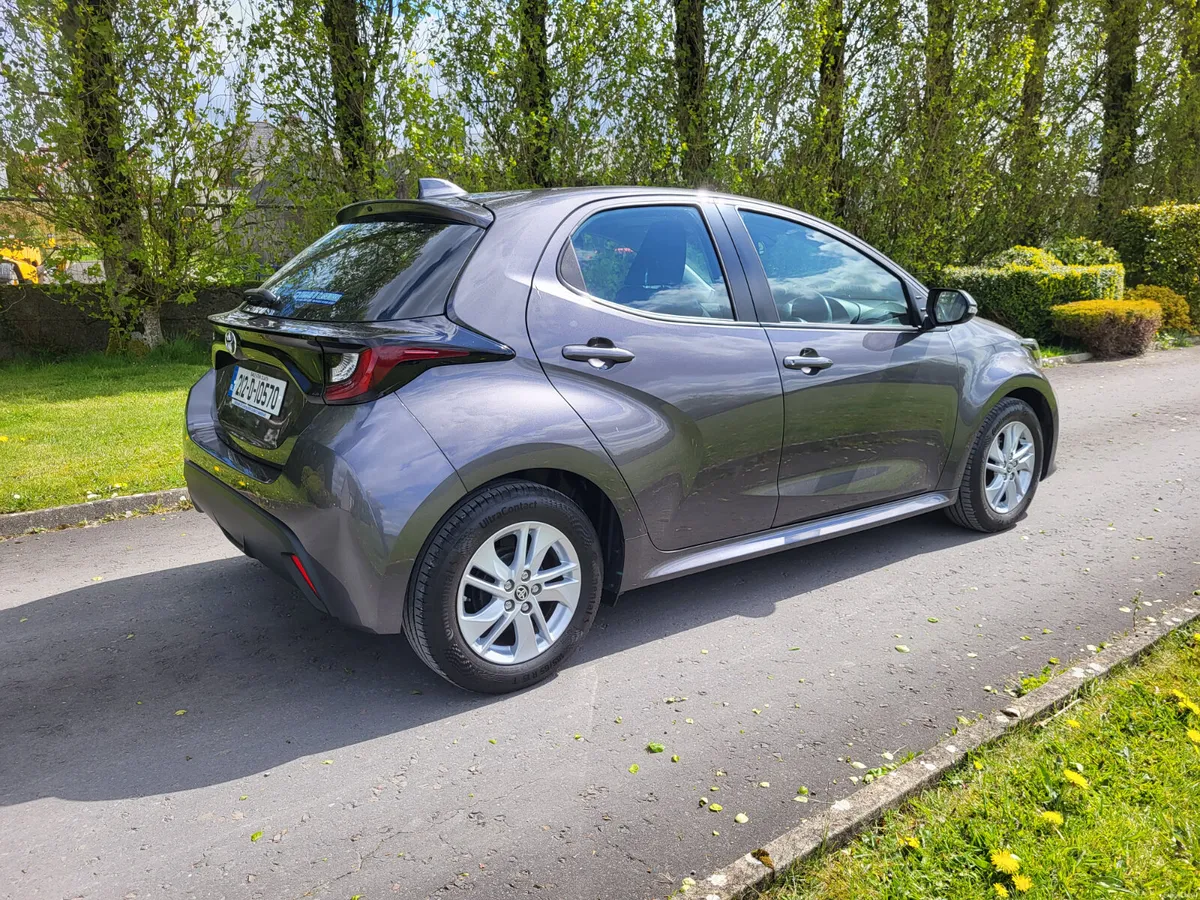 Toyota Yaris 2021  1.L petrol - Image 2