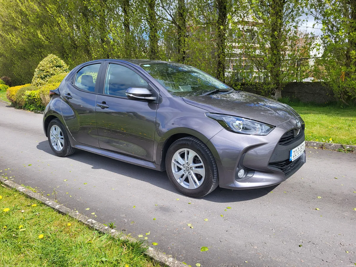 Toyota Yaris 2021  1.L petrol - Image 1