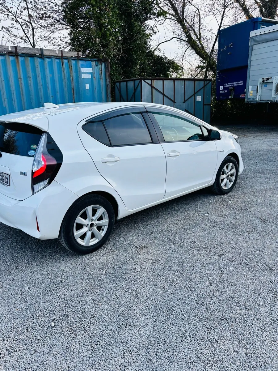 Toyota Aqua 2019 Hybrid please read description - Image 4