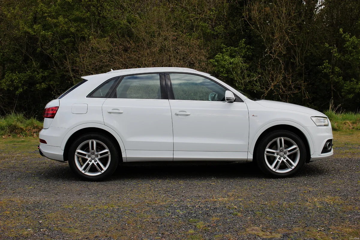 Audi Q3 S-LINE/MANUAL/ 1 OWNER/F.S.H./NEW T.B. - Image 3