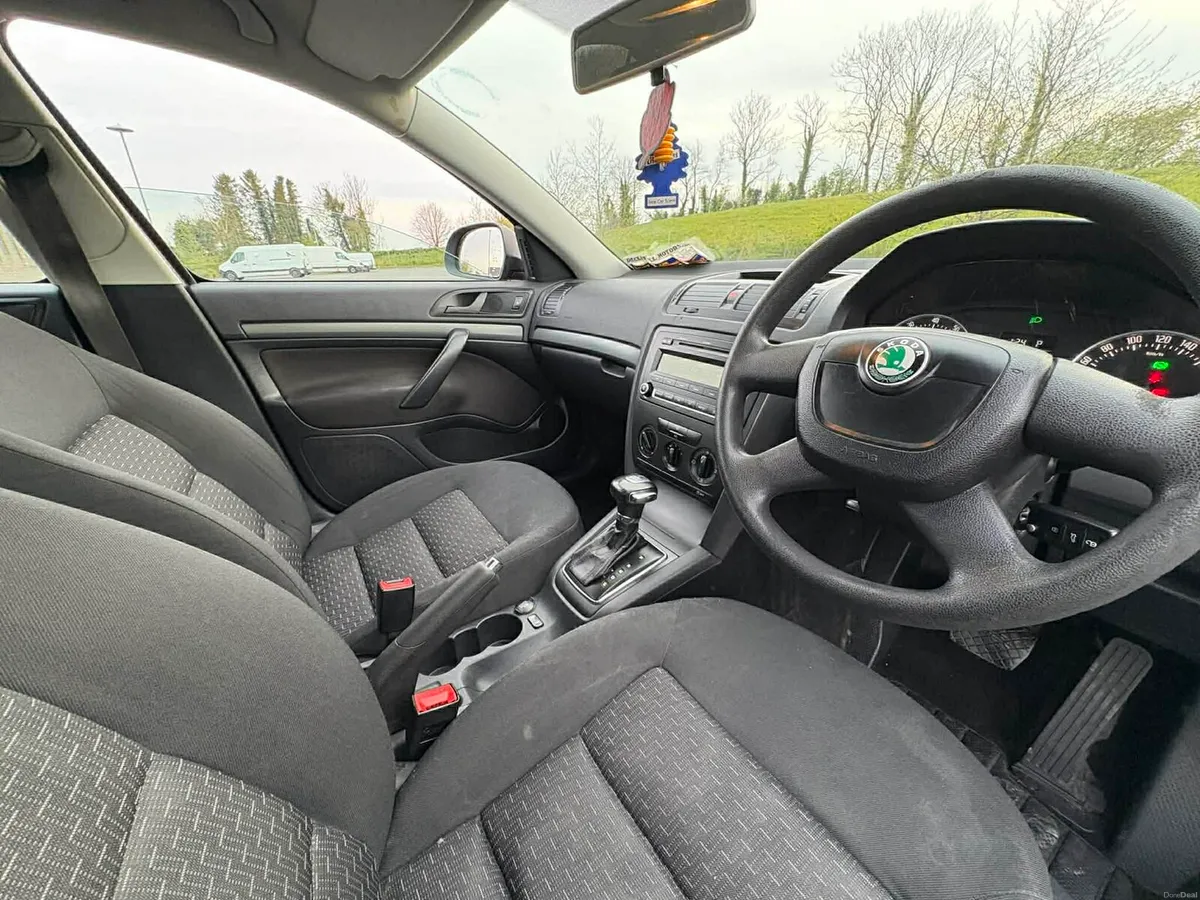 2013 AUTOMATIC Skoda Octavia Nct'd - Image 3