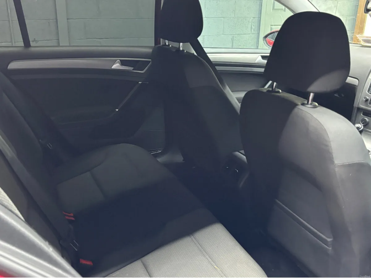 Volkswagen Golf 1.6 TDI MATCH BLUEMOTION 105PS 5 5 - Image 4