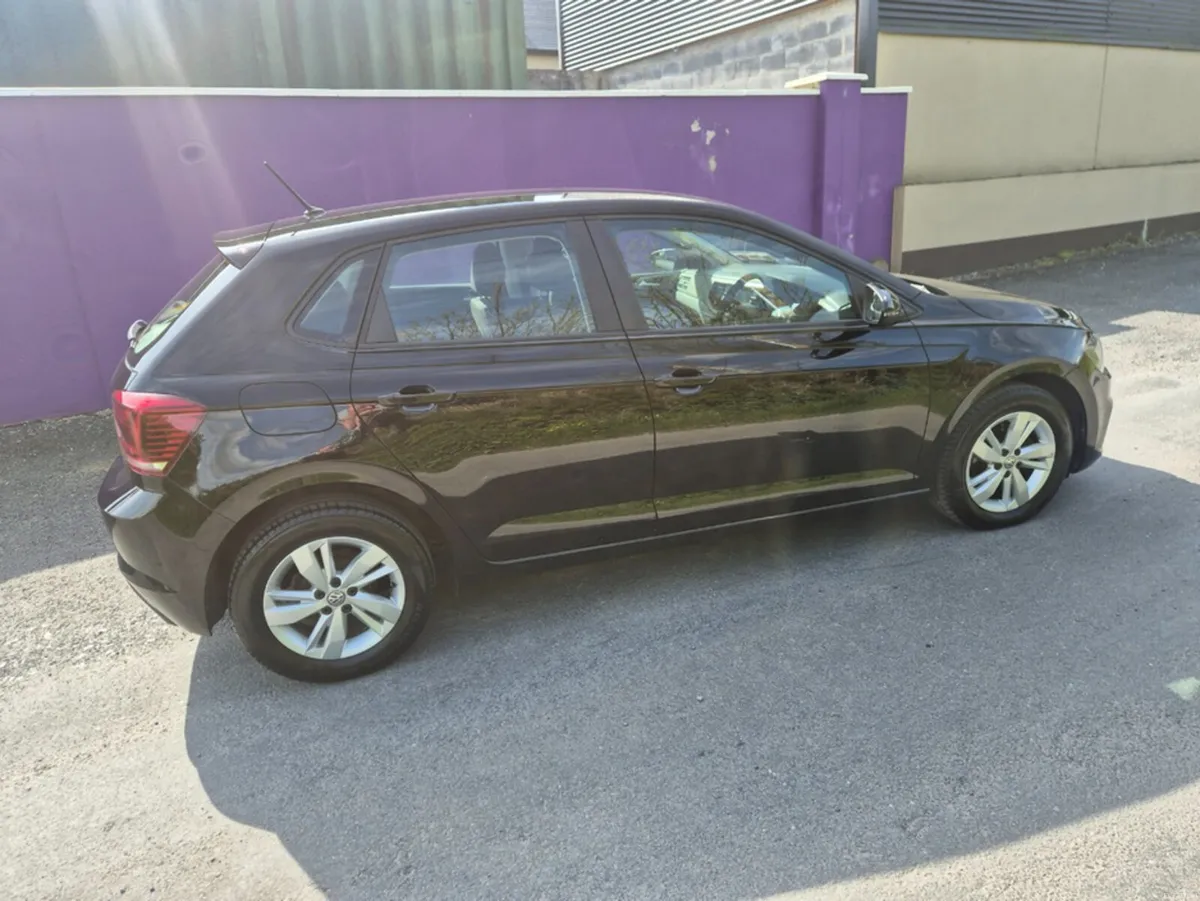 Volkswagen Polo TRENDLINE 1.0 MANUAL 5SPEED 65HP 5 - Image 4