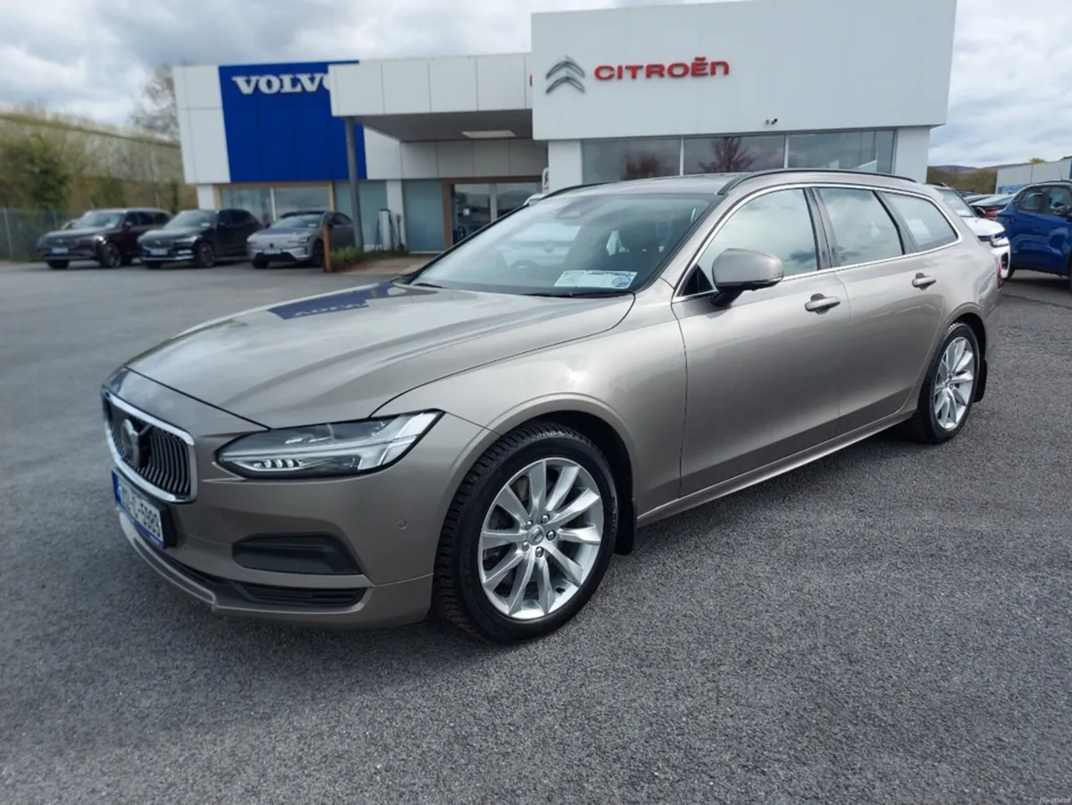 Volvo V90 B4 MOMENTUM AT 5DR AUTO - Image 1