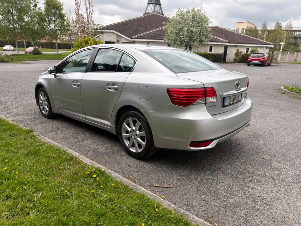Toyota Avensis 2.0 D-4D AURA 4DR - Image 4