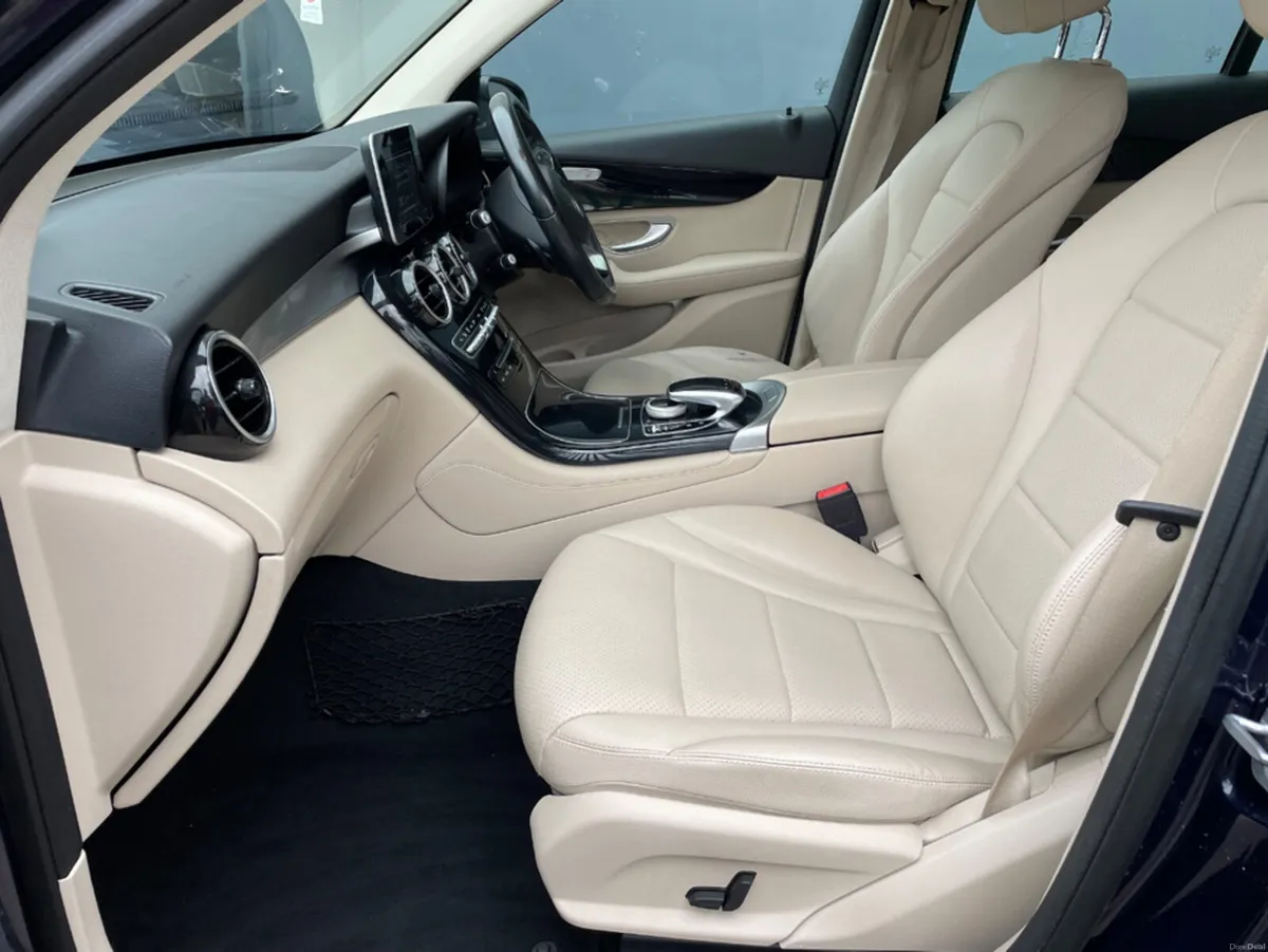 Mercedes-Benz GLC GLC 220 D 4MATIC SE LOW KMS AUTO - Image 2