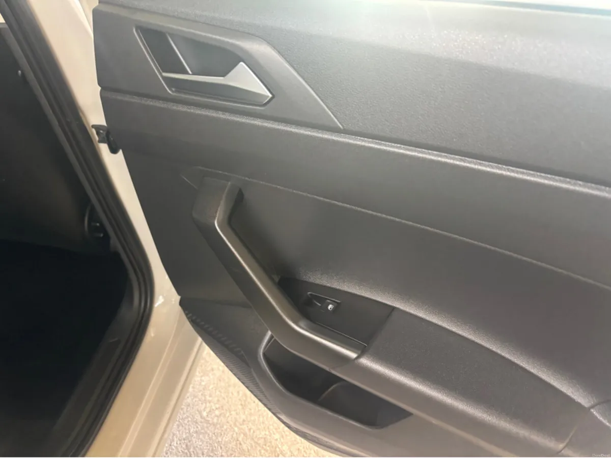 Volkswagen Polo LIFE 1.0 TSI 95BHP D7F 5DR AUTO - Image 4