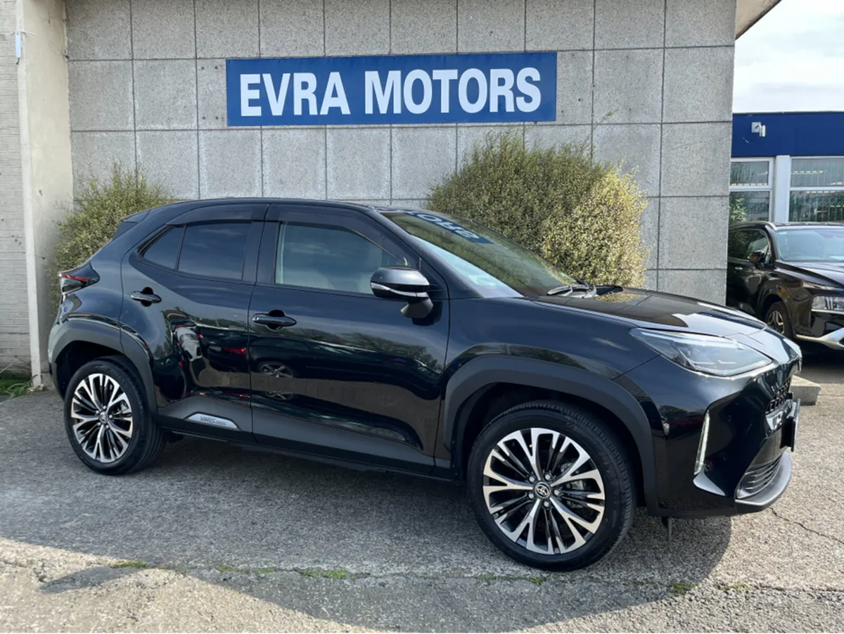 Toyota Yaris Cross Z HYBRID AUTOMATIC 1.5 PETROL / - Image 3