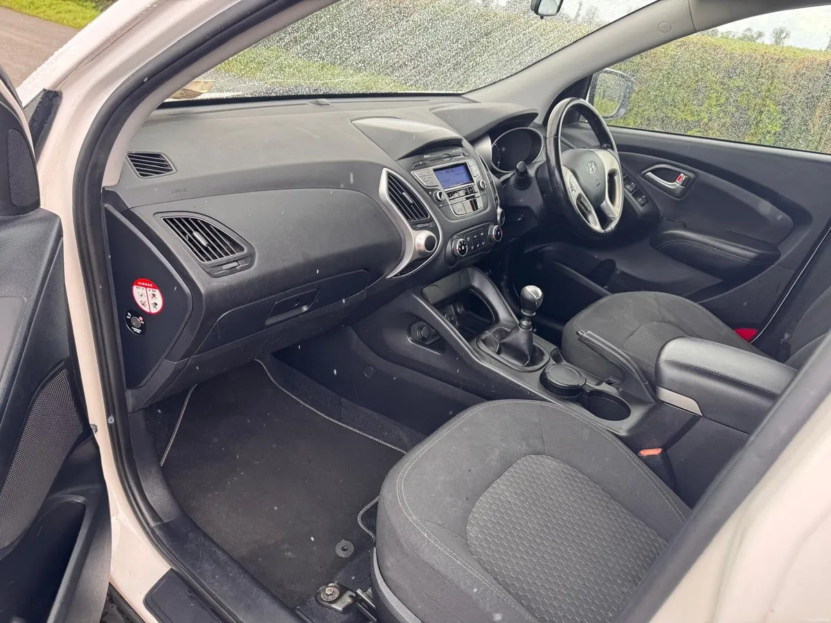 Hyundai ix35 (low mileage) - Image 2