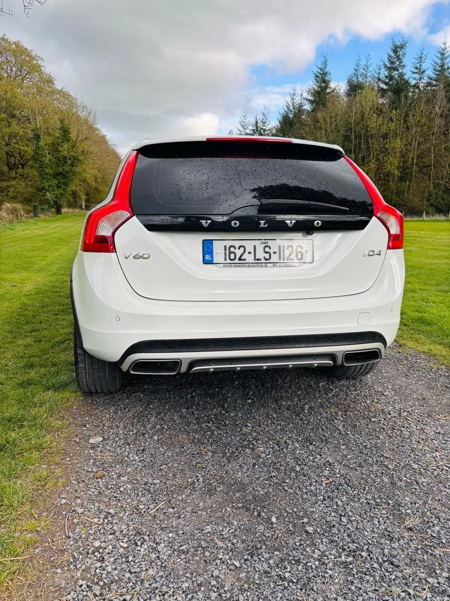 Volvo V60 Cross Country - Image 4