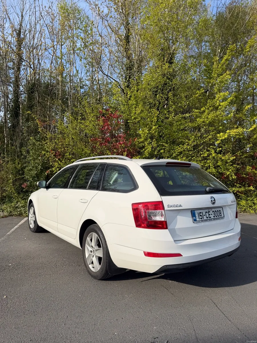 2015 Skoda Octavia estate business - Image 3