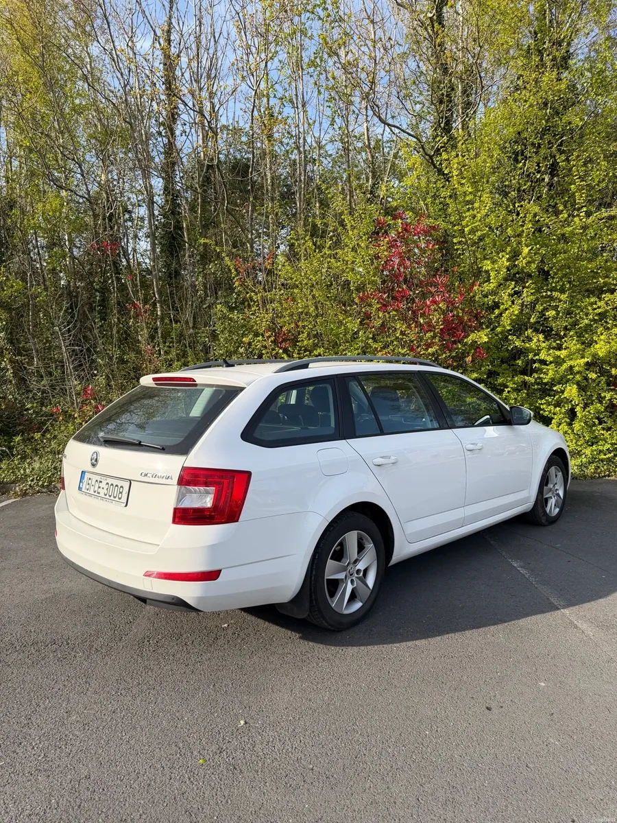 2015 Skoda Octavia estate business - Image 4