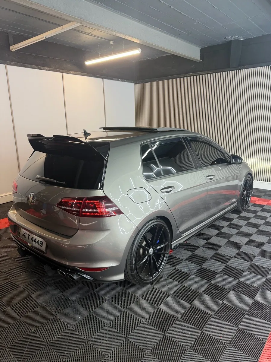 DSG Volkswagen Golf R panoramic roof - Image 2