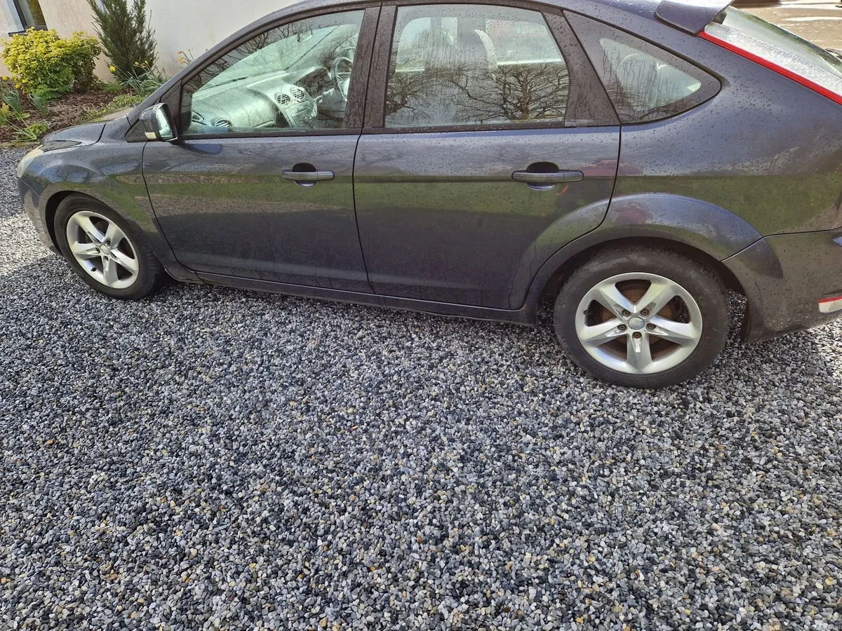 Ford Focus 2010 - Image 4