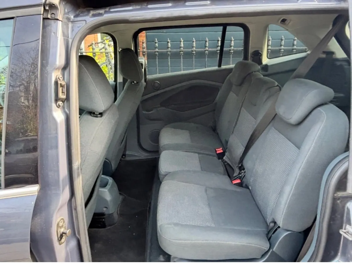 Ford Grand C-Max 2011. …… 7 seater - Image 4