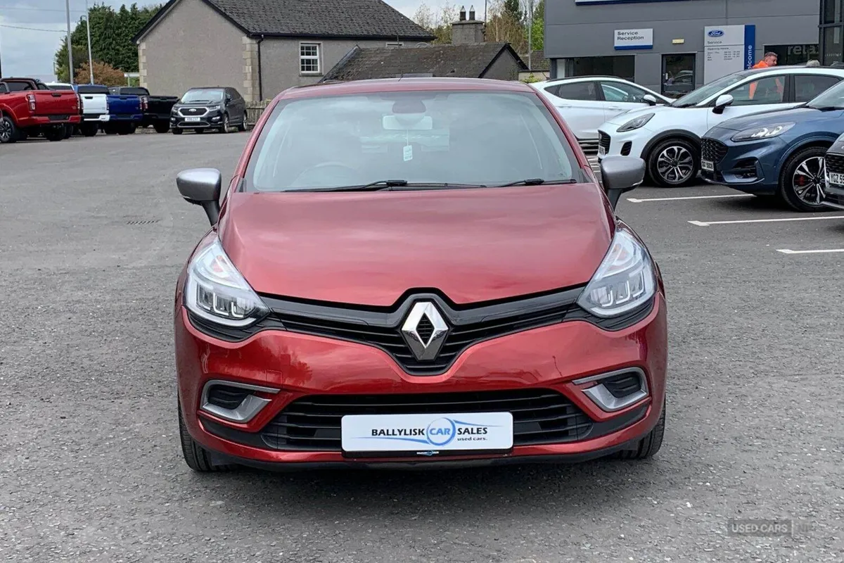 Renault Clio 0.9 TCe 90PS GT Line in Red with 57K - Image 4