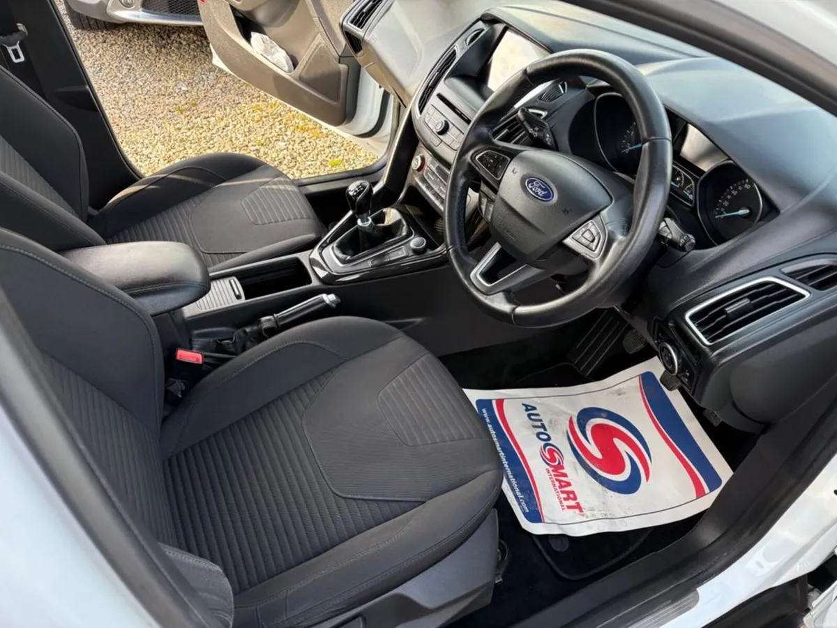 Ford Focus 1.5 TD 95 Titanium - Image 2