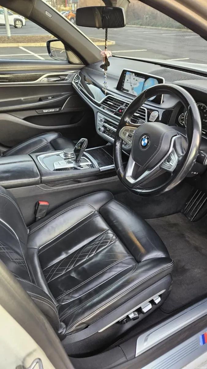 BMW 7-Series 2017 - Image 4