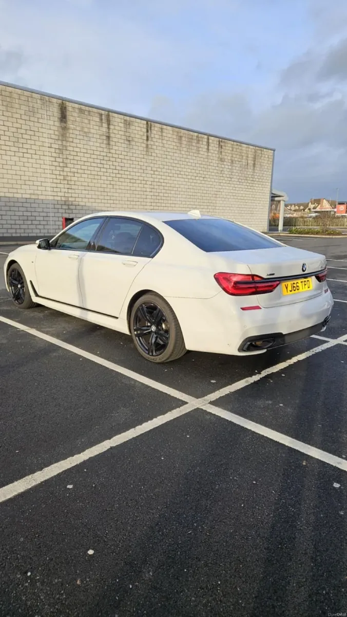 BMW 7-Series 2017 - Image 1