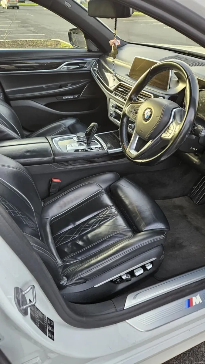 BMW 7-Series 2017 - Image 5