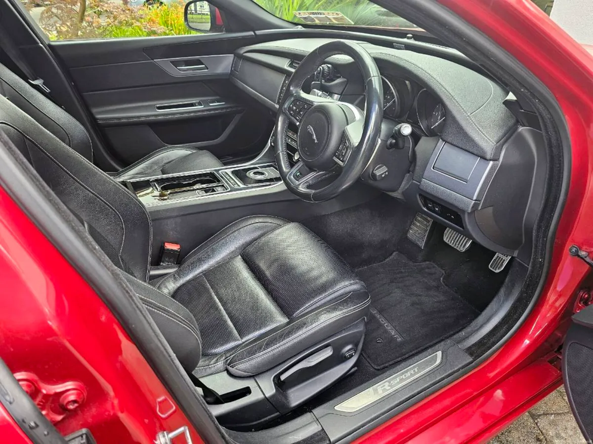 Car - Image 5