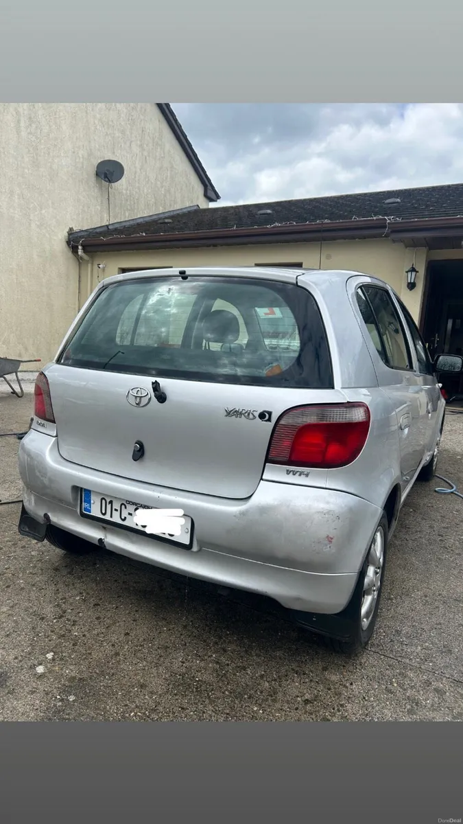 01 Toyota Yaris - Image 2