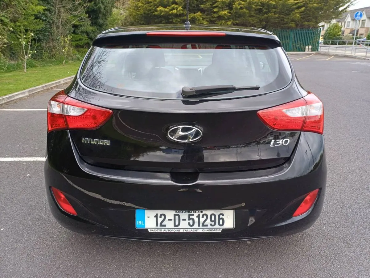 Hyundai i30 1.6 CRDI STYLE BLUE DRIVE 5D HATCHBACK - Image 3