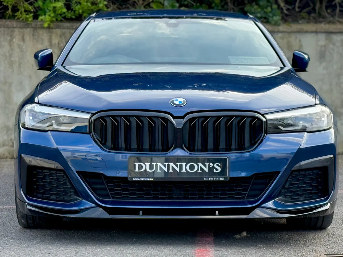 BMW 5-Series 2023 520D TOURING M SPORT LCI - Image 4