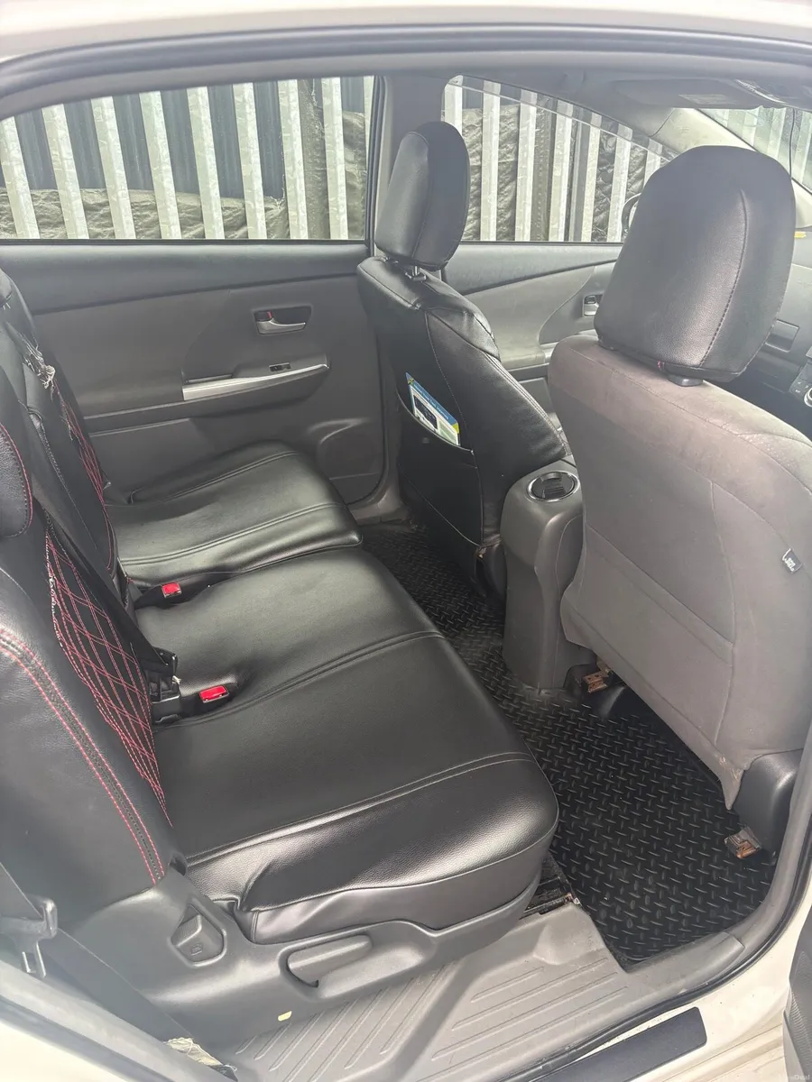 Toyota Prius 7 seater Automatic Hybrid 7 - Image 4