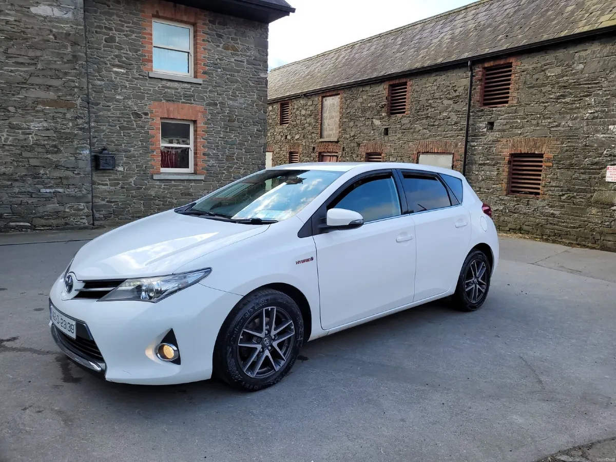 142 Toyota Auris Hybrid *New Nct 3-27 Tax 11-26 - Image 3