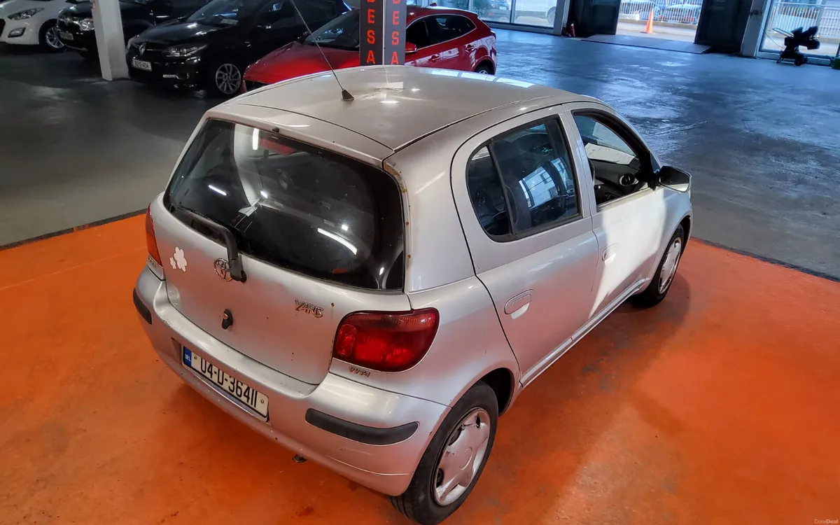 Toyota Yaris 2004 - Image 3